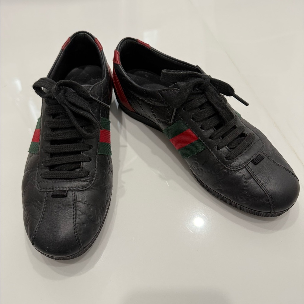 Gucci Black and Red Sneakers Sleek Design
